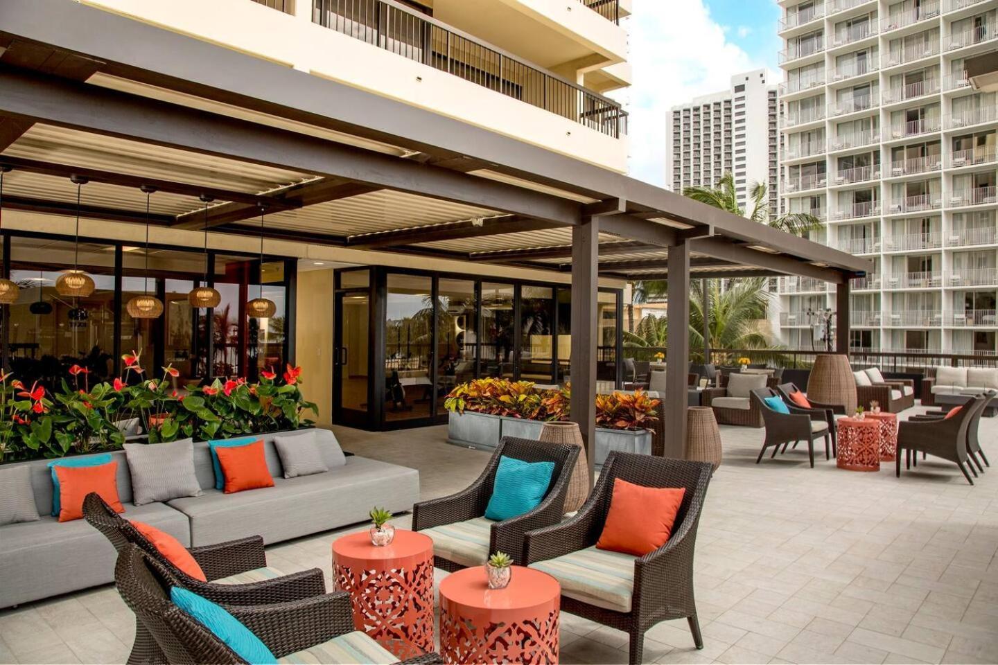 Luxury Oceanfront 2 Bedroom Apartment At Waikiki Beach Tower Honolulu Buitenkant foto