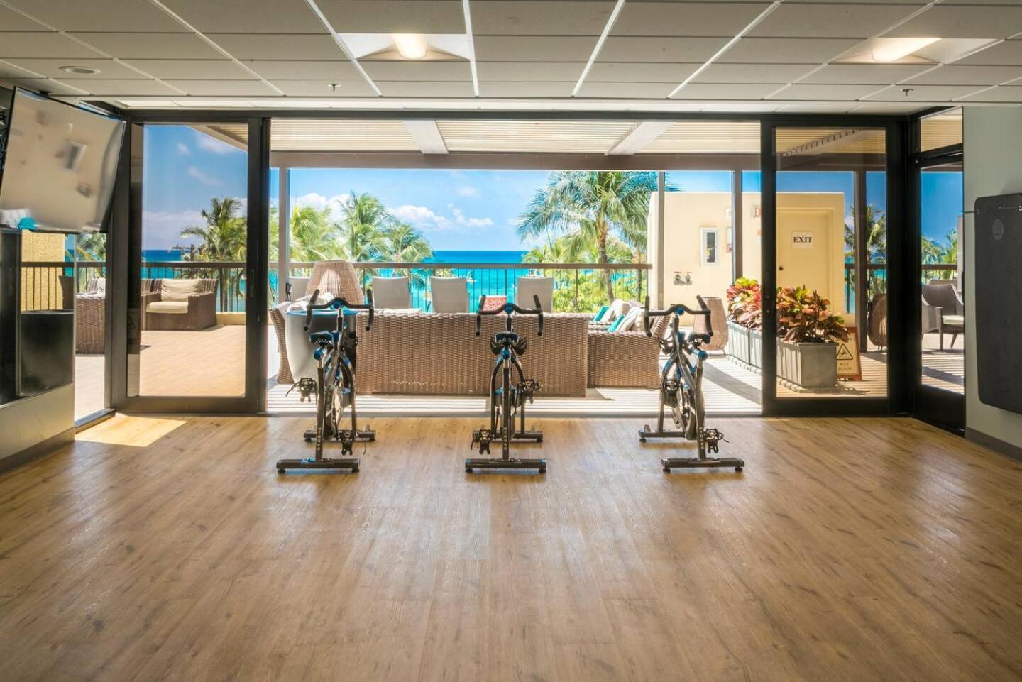 Luxury Oceanfront 2 Bedroom Apartment At Waikiki Beach Tower Honolulu Buitenkant foto