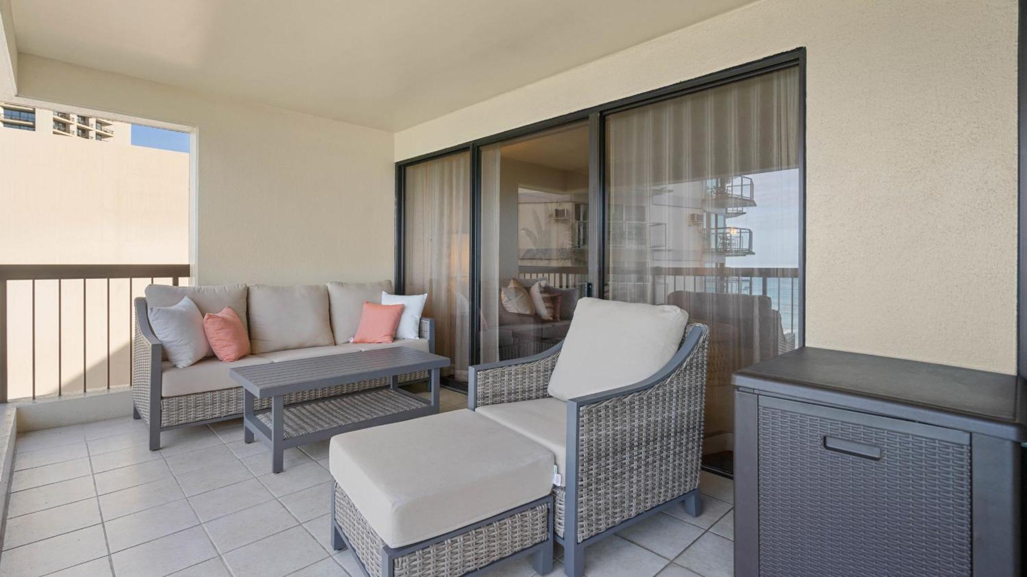 Luxury Oceanfront 2 Bedroom Apartment At Waikiki Beach Tower Honolulu Buitenkant foto